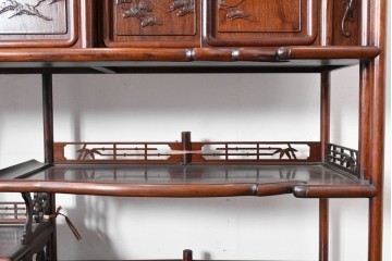 和製ヴィンテージ　花梨　松の彫刻が映える六尺サイズの飾り棚　(R-085126)