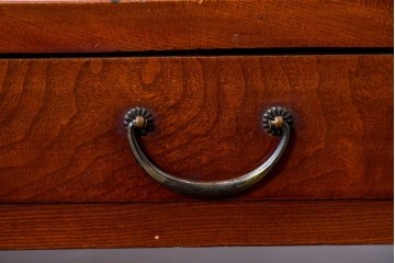 和製アンティーク　上手物　総欅(ケヤキ)材　漆塗り　落ち着いた漆の艶が美し筆返し付きの文机　(R-085127)