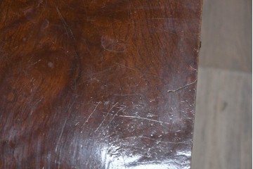 和製アンティーク　上手物　総欅(ケヤキ)材　漆塗り　落ち着いた漆の艶が美し筆返し付きの文机　(R-085127)