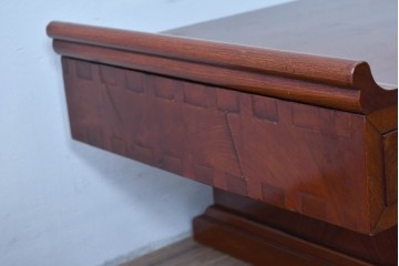 和製アンティーク　上手物　総欅(ケヤキ)材　漆塗り　落ち着いた漆の艶が美し筆返し付きの文机　(R-085127)