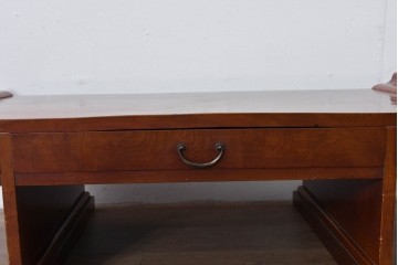 和製アンティーク　上手物　総欅(ケヤキ)材　漆塗り　落ち着いた漆の艶が美し筆返し付きの文机　(R-085127)