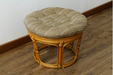 中古　美品　希少な廃番品　ACME Furniture(アクメ ファニチャー)　曲線デザインのウィッカースツール　(R-085130)