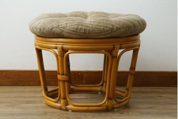 中古　美品　希少な廃番品　ACME Furniture(アクメ ファニチャー)　曲線デザインのウィッカースツール　(R-085130)
