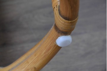 中古　美品　希少な廃番品　ACME Furniture(アクメ ファニチャー)　曲線デザインのウィッカースツール　(R-085130)