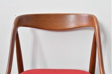 デンマークヴィンテージ　美品　Johannes Andersen(ヨハネス・アンダーセン)　Model16　流れる曲線美のフレームが印象的なダイニングチェア　(R-085131)