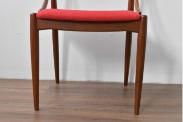 デンマークヴィンテージ　美品　Johannes Andersen(ヨハネス・アンダーセン)　Model16　流れる曲線美のフレームが印象的なダイニングチェア　(R-085131)