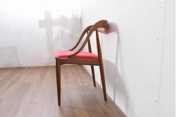 デンマークヴィンテージ　美品　Johannes Andersen(ヨハネス・アンダーセン)　Model16　流れる曲線美のフレームが印象的なダイニングチェア　(R-085131)