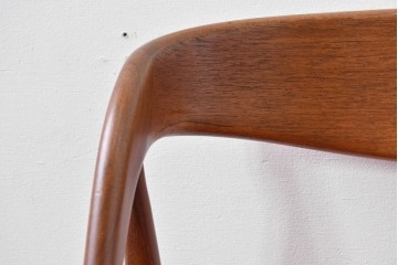 デンマークヴィンテージ　美品　Johannes Andersen(ヨハネス・アンダーセン)　Model16　流れる曲線美のフレームが印象的なダイニングチェア　(R-085131)
