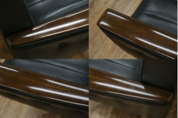 和製ヴィンテージ　縦ステッチとくるみボタンがアクセントのレトロなデザインの1人掛けソファ2脚　(R-085133)