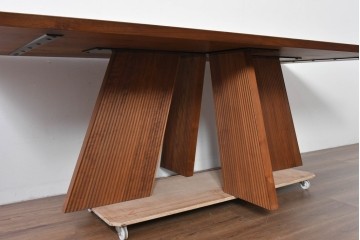 中古　美品　CONDE HOUSE(カンディハウス)　ハカマ　ウォールナット材　力強い造形で存在感を放つソリッドテーブル　定価約75万円相当　(R-085137)