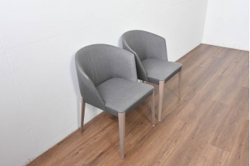 中古　美品　arflex(アルフレックス)　FLUTE(フルーテ)　シンプルモダンなデザインのアームチェア2脚セット　セット定価約24万円相当　(R-085140)