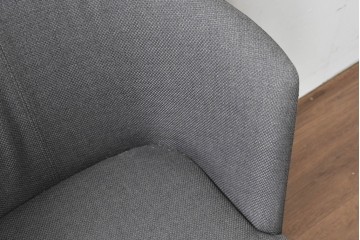 中古　美品　arflex(アルフレックス)　FLUTE(フルーテ)　シンプルモダンなデザインのアームチェア2脚セット　セット定価約24万円相当　(R-085140)