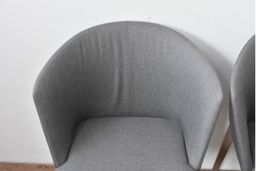 中古　美品　arflex(アルフレックス)　FLUTE(フルーテ)　シンプルモダンなデザインのアームチェア2脚セット　セット定価約24万円相当　(R-085140)