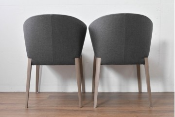 中古　美品　arflex(アルフレックス)　FLUTE(フルーテ)　シンプルモダンなデザインのアームチェア2脚セット　セット定価約24万円相当　(R-085140)