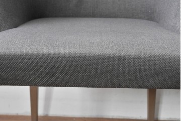 中古　美品　arflex(アルフレックス)　FLUTE(フルーテ)　シンプルモダンなデザインのアームチェア2脚セット　セット定価約24万円相当　(R-085140)