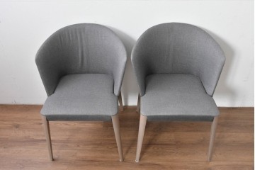 中古　美品　arflex(アルフレックス)　FLUTE(フルーテ)　シンプルモダンなデザインのアームチェア2脚セット　セット定価約24万円相当　(R-085140)