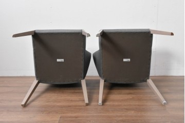 中古　美品　arflex(アルフレックス)　FLUTE(フルーテ)　シンプルモダンなデザインのアームチェア2脚セット　セット定価約24万円相当　(R-085140)