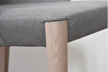 中古　美品　arflex(アルフレックス)　FLUTE(フルーテ)　シンプルモダンなデザインのアームチェア2脚セット　セット定価約24万円相当　(R-085140)