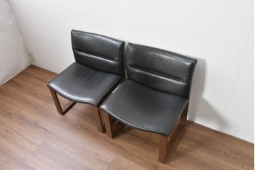 中古　美品　CONDE HOUSE(カンディハウス)　BOLS(ボルス)　革　広い座面とワイドな背もたれがホールド感をつくりだすダイニングチェア2脚　セット定価約32万円相当　(R-085147)