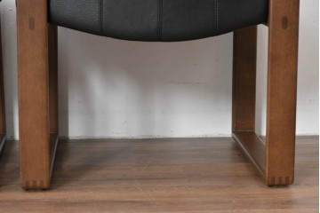 中古　美品　CONDE HOUSE(カンディハウス)　BOLS(ボルス)　革　広い座面とワイドな背もたれがホールド感をつくりだすダイニングチェア2脚　セット定価約32万円相当　(R-085147)