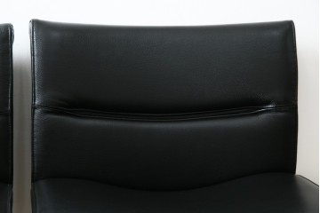 中古　美品　CONDE HOUSE(カンディハウス)　BOLS(ボルス)　革　広い座面とワイドな背もたれがホールド感をつくりだすダイニングチェア2脚　セット定価約32万円相当　(R-085148)