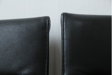 中古　美品　CONDE HOUSE(カンディハウス)　BOLS(ボルス)　革　広い座面とワイドな背もたれがホールド感をつくりだすダイニングチェア2脚　セット定価約32万円相当　(R-085148)