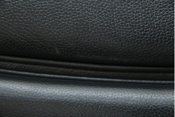 中古　美品　CONDE HOUSE(カンディハウス)　BOLS(ボルス)　革　広い座面とワイドな背もたれがホールド感をつくりだすダイニングチェア2脚　セット定価約32万円相当　(R-085148)