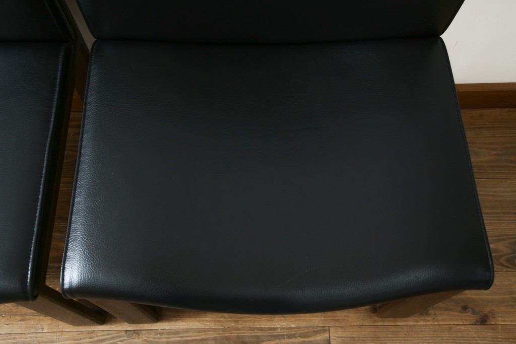 中古　美品　CONDE HOUSE(カンディハウス)　BOLS(ボルス)　革　広い座面とワイドな背もたれがホールド感をつくりだすダイニングチェア2脚　セット定価約32万円相当　(R-085148)