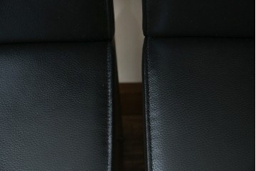 中古　美品　CONDE HOUSE(カンディハウス)　BOLS(ボルス)　革　広い座面とワイドな背もたれがホールド感をつくりだすダイニングチェア2脚　セット定価約32万円相当　(R-085148)