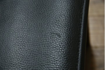 中古　美品　CONDE HOUSE(カンディハウス)　BOLS(ボルス)　革　広い座面とワイドな背もたれがホールド感をつくりだすダイニングチェア2脚　セット定価約32万円相当　(R-085148)