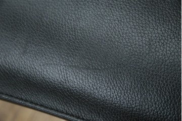 中古　美品　CONDE HOUSE(カンディハウス)　BOLS(ボルス)　革　広い座面とワイドな背もたれがホールド感をつくりだすダイニングチェア2脚　セット定価約32万円相当　(R-085148)