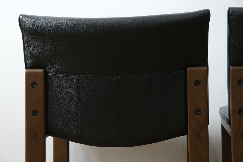 中古　美品　CONDE HOUSE(カンディハウス)　BOLS(ボルス)　革　広い座面とワイドな背もたれがホールド感をつくりだすダイニングチェア2脚　セット定価約32万円相当　(R-085148)