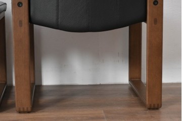 中古　美品　CONDE HOUSE(カンディハウス)　BOLS(ボルス)　革　広い座面とワイドな背もたれがホールド感をつくりだすダイニングチェア2脚　セット定価約32万円相当　(R-085148)