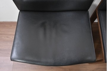 中古　美品　CONDE HOUSE(カンディハウス)　BOLS(ボルス)　革　広い座面とワイドな背もたれがホールド感をつくりだすダイニングチェア2脚　セット定価約32万円相当　(R-085148)