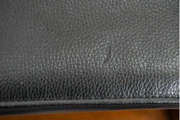 中古　美品　CONDE HOUSE(カンディハウス)　BOLS(ボルス)　革　広い座面とワイドな背もたれがホールド感をつくりだすダイニングチェア2脚　セット定価約32万円相当　(R-085148)