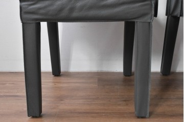 中古　美品　ピート・ブーン(PIET BOON)　サール(SAAR)　洗練されたフォルムのレザーアームチェア2脚　セット定価約82万円相当　(R-085149)