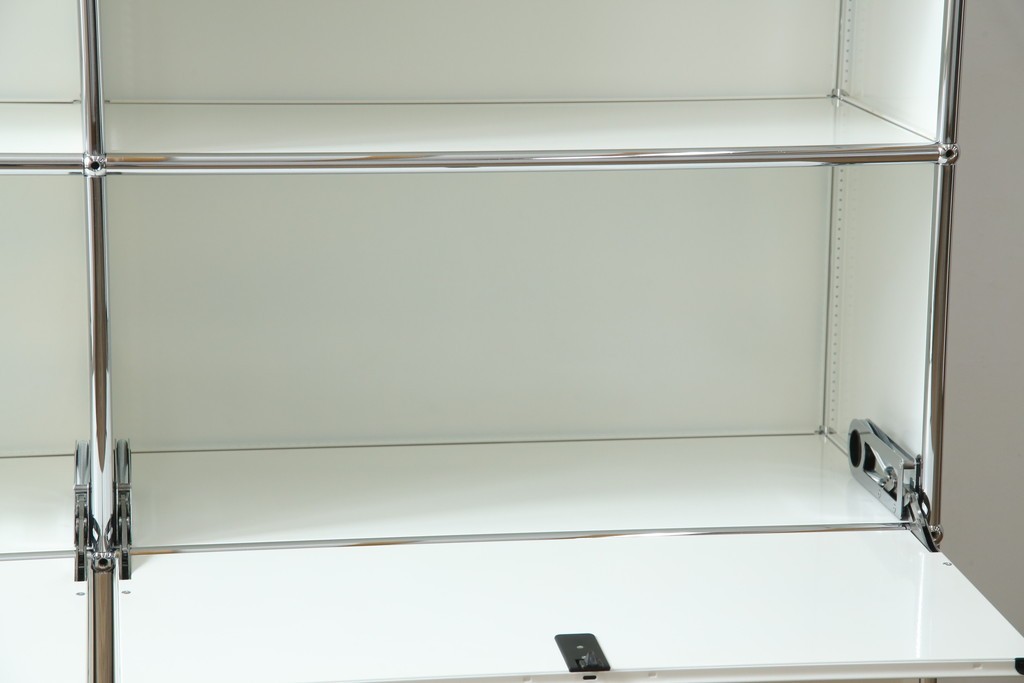 中古　美品　スイス　USMハラー(USM Haller)　ホームオフィスにもおすすめなモジュール式3段キャビネット　定価約47万2千円相当　(R-085150)