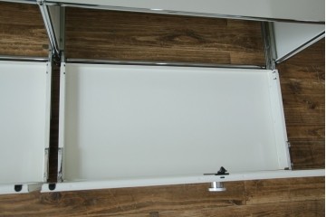 中古　美品　スイス　USMハラー(USM Haller)　ホームオフィスにもおすすめなモジュール式3段キャビネット　定価約47万2千円相当　(R-085150)