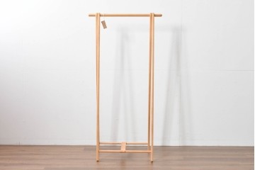 中古　美品　旭川家具　cosine(コサイン)　ブナ材　折りたためる軽量ドレスラック　(R-085154)