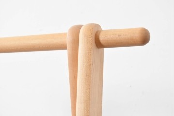 中古　美品　旭川家具　cosine(コサイン)　ブナ材　折りたためる軽量ドレスラック　(R-085154)