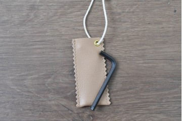 中古　美品　旭川家具　cosine(コサイン)　ブナ材　折りたためる軽量ドレスラック　(R-085154)