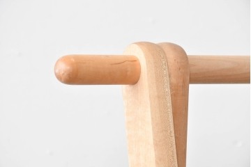 中古　美品　旭川家具　cosine(コサイン)　ブナ材　折りたためる軽量ドレスラック　(R-085156)