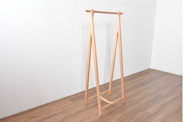 中古　美品　旭川家具　cosine(コサイン)　ブナ材　折りたためる軽量ドレスラック　(R-085156)