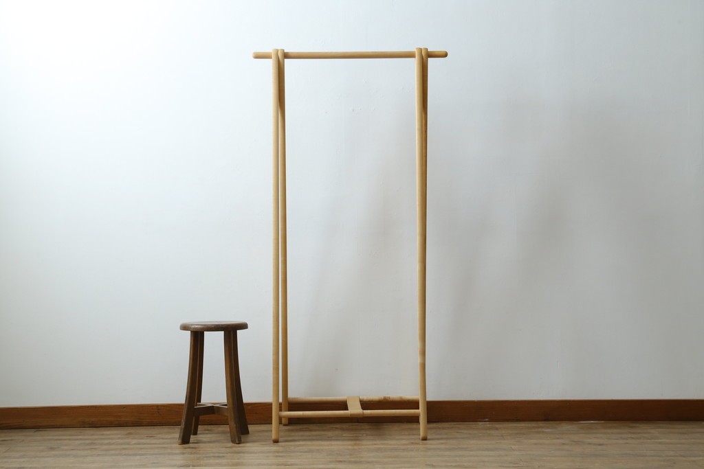 中古　美品　旭川家具　cosine(コサイン)　ブナ材　折りたためる軽量ドレスラック　(R-085157)
