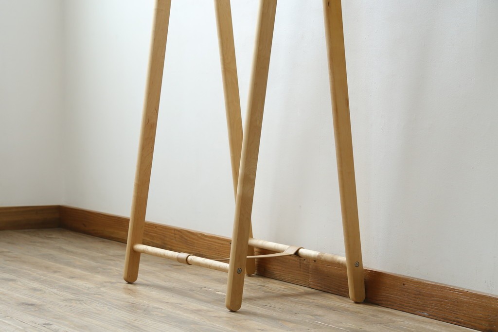 中古　美品　旭川家具　cosine(コサイン)　ブナ材　折りたためる軽量ドレスラック　(R-085157)