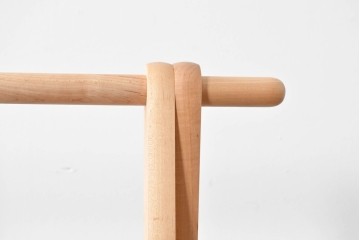 中古　美品　旭川家具　cosine(コサイン)　ブナ材　折りたためる軽量ドレスラック　(R-085157)