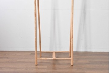 中古　美品　旭川家具　cosine(コサイン)　ブナ材　折りたためる軽量ドレスラック　(R-085157)