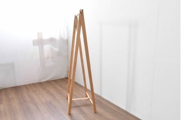 中古　美品　旭川家具　cosine(コサイン)　ブナ材　折りたためる軽量ドレスラック　(R-085157)