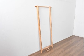 中古　美品　旭川家具　cosine(コサイン)　ブナ材　折りたためる軽量ドレスラック　(R-085157)