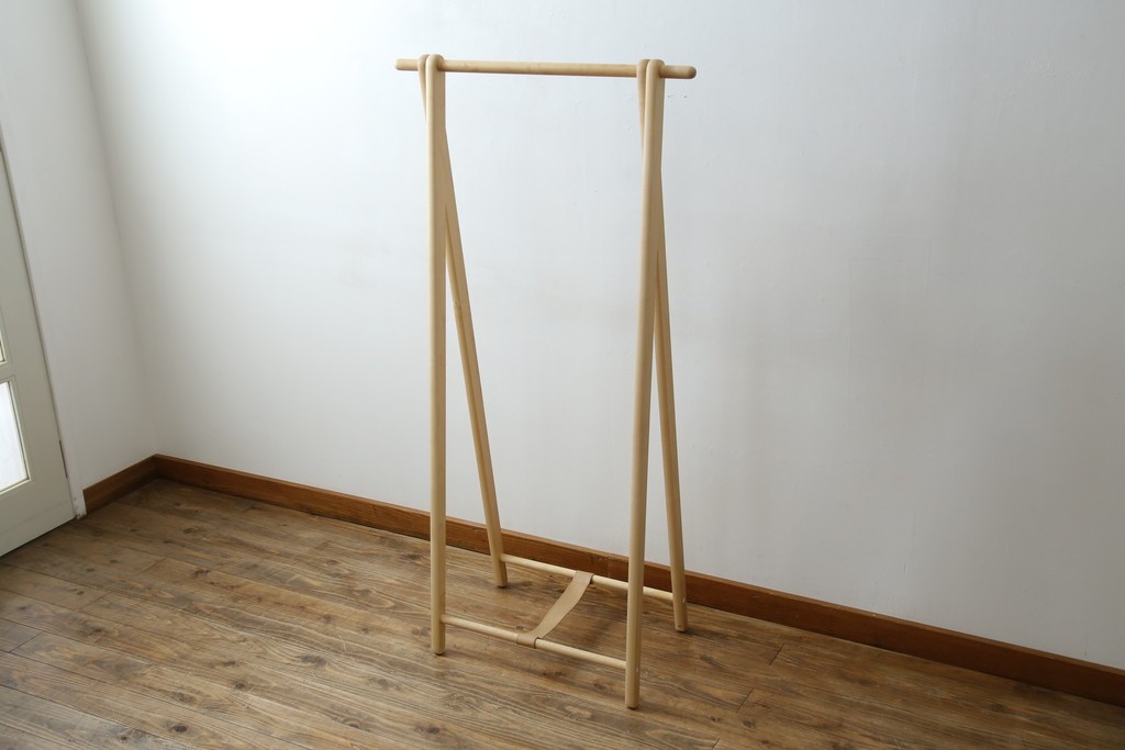中古　美品　旭川家具　cosine(コサイン)　ブナ材　折りたためる軽量ドレスラック　(R-085158)